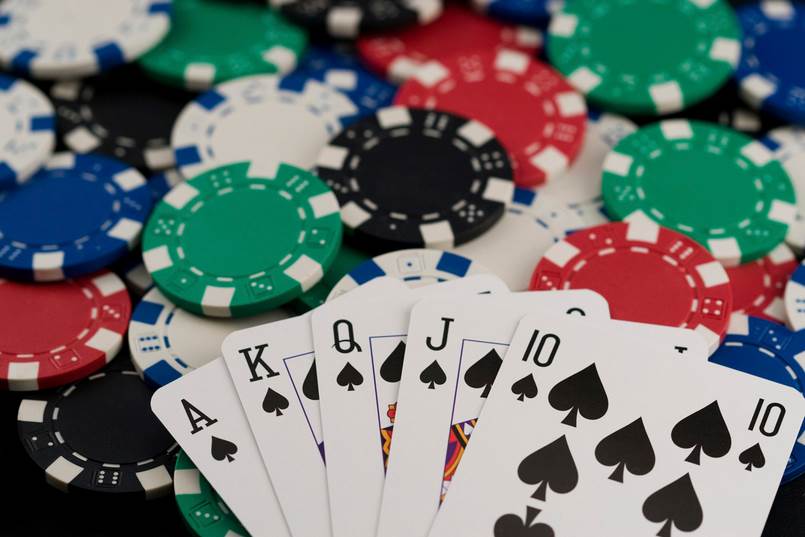 Hiểu về chiến thuật Bluff trong Poker là gì